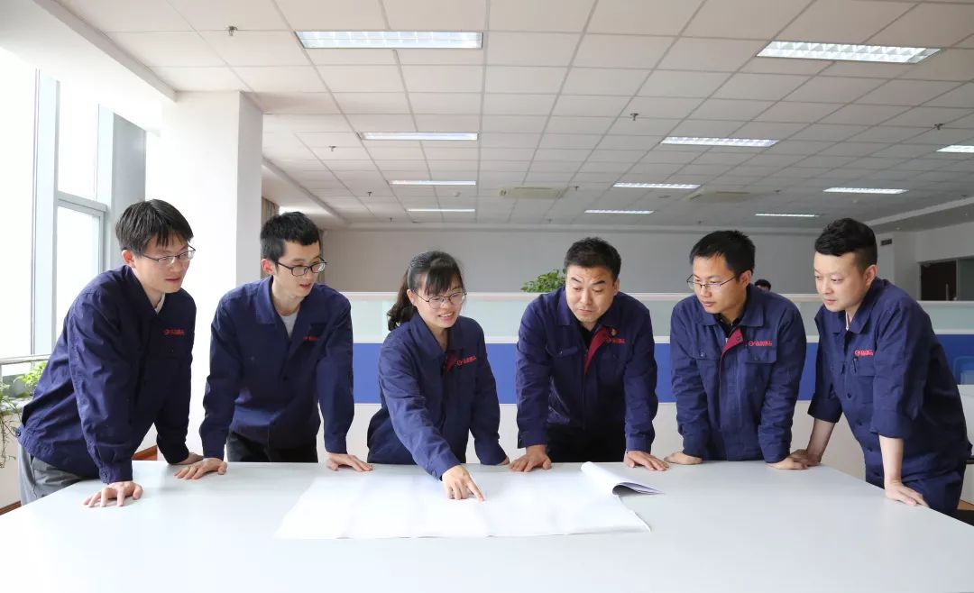 【兵(bīng)裝青年(nián)标兵(bīng)⑥】紅(hóng)宇精工(gōng)黃(huáng)麗(lì)玲:技(jì)術(shù)“大(dà)拿(ná)” 科(kē)研“擔當”