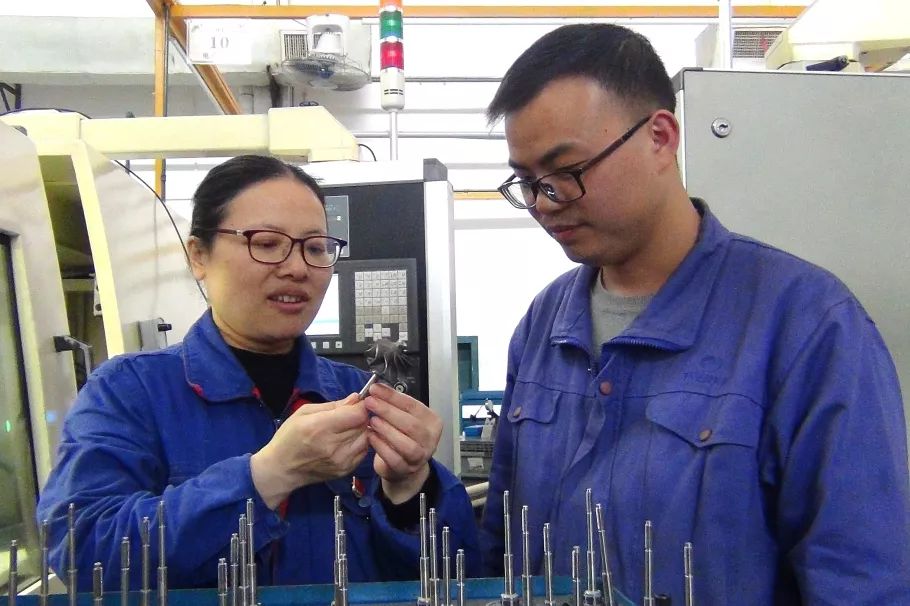 【最美(měi)兵(bīng)裝人(rén)&lt;23&gt;】湖(hú)南(nán)天雁侯燕蓉：“磨”出來(lái)的(de)“免檢”屬性