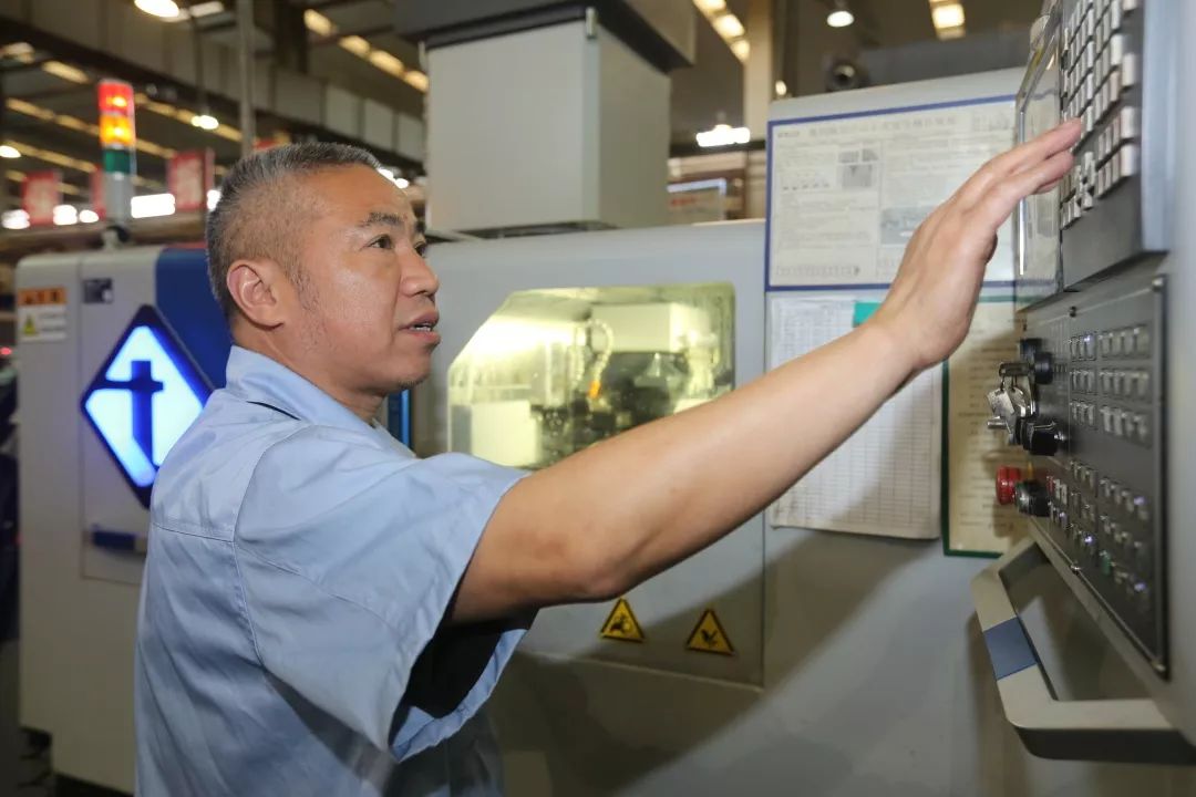 【打赢百日(rì)攻堅戰&lt;14&gt;】又(yòu)整合又(yòu)發展，看(kàn)建設工(gōng)業(yè)怎麽幹！