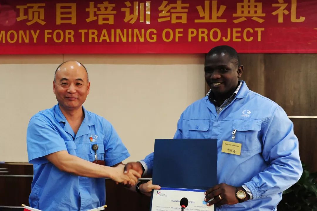 【建功“一(yī)帶一(yī)路(lù)”】長(cháng)江電(diàn)工(gōng):一(yī)家(jiā)兩代人(rén) “一(yī)帶一(yī)路(lù)”情