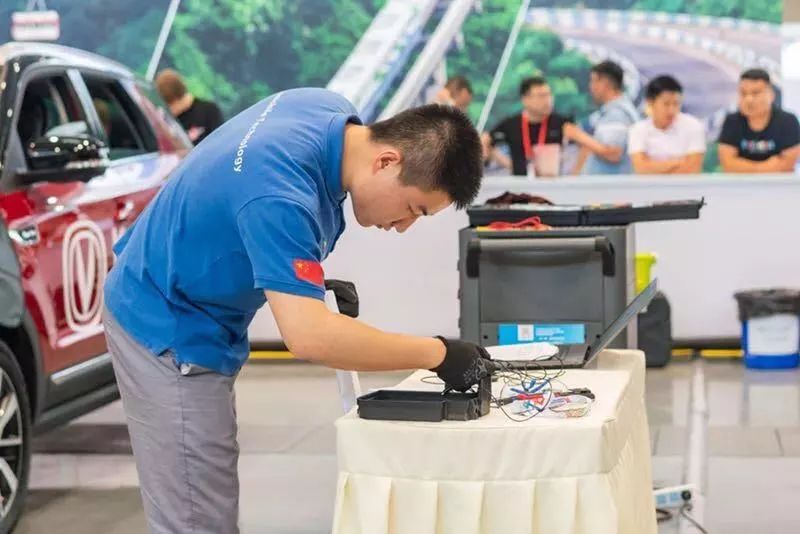 【建功“一(yī)帶一(yī)路(lù)”】奪冠!兵(bīng)裝工(gōng)匠(jiàng)閃耀“一(yī)帶一(yī)路(lù)”國(guó)際技(jì)能(néng)大(dà)賽!