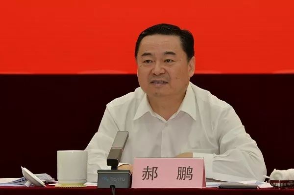 國(guó)資委與中央企業(yè)簽訂經營業(yè)績責任書(shū)，郝鵬強調要(yào)全力以赴穩增長(cháng)切實發揮好(hǎo)“穩定器(qì)”作(zuò)用(yòng)