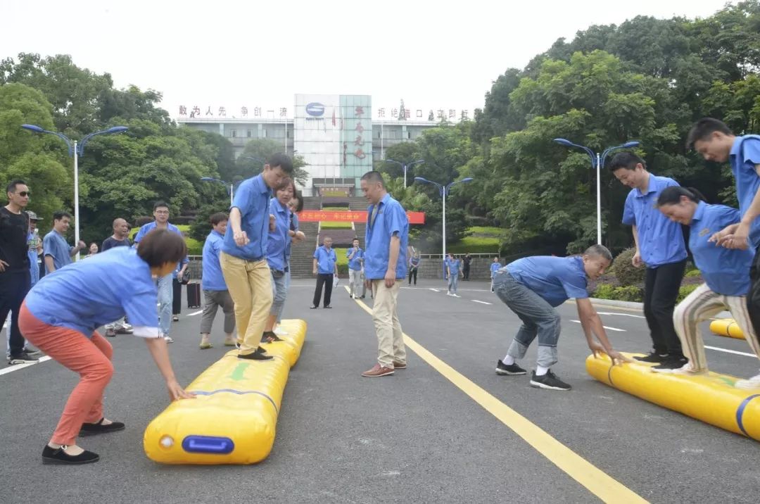 華南(nán)光(guāng)電(diàn):打通(tōng)黨建工(gōng)作(zuò)與生(shēng)産經營“任督二脈”【堡壘行(xíng)動·融入中心<1>】