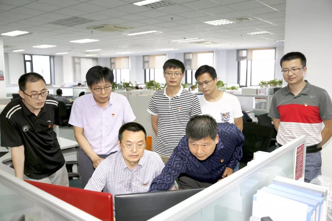 【最美(měi)兵(bīng)裝人(rén)<28>】二〇八所某新型步槍系統創新團隊:“槍”先一(yī)步天地(dì)寬